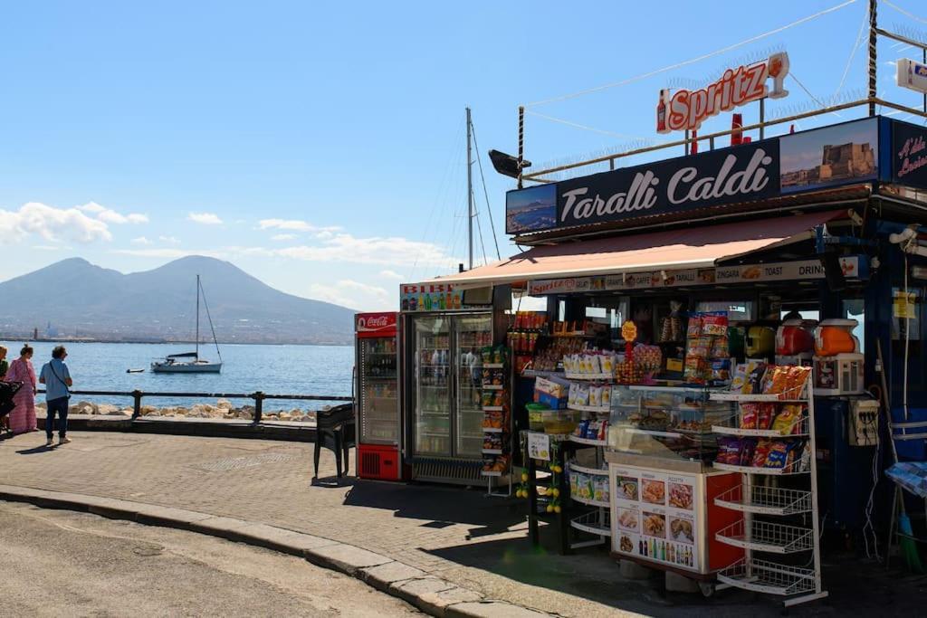Lo Studio, Naples